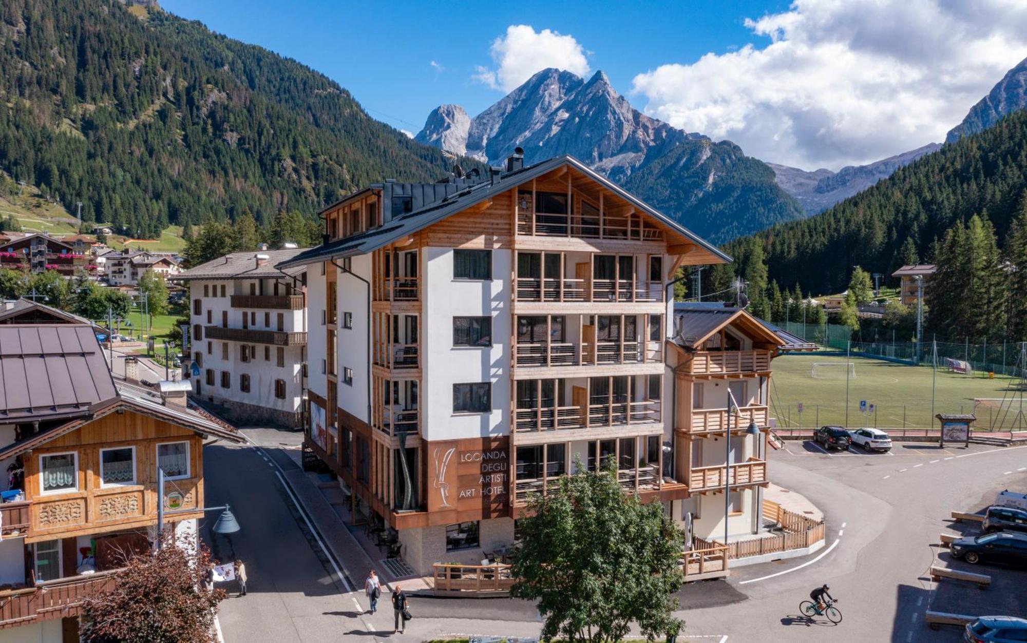 Locanda Degli Artisti Art Hotel Canazei Dış mekan fotoğraf